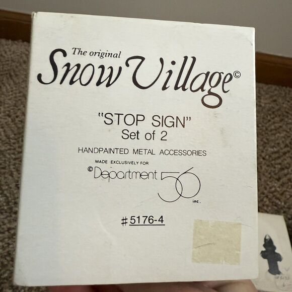 Lot Of 3 Dept 56 Set Trash Cans. Fire Hydrant And Mailbox, And Set Of Stop Signs - Picture 9 of 13